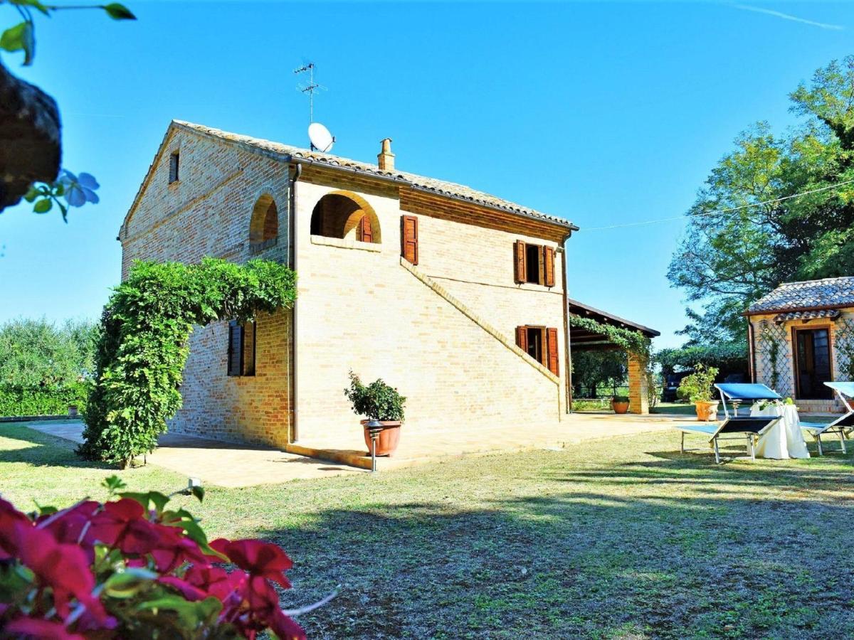 Elegant Villa in Montecosaro Italy with Jacuzzi Esterno foto